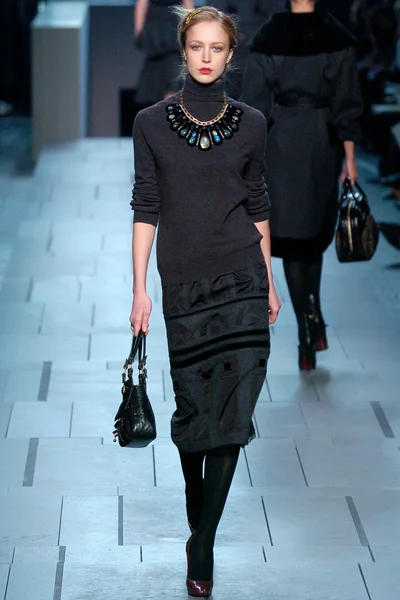 Look 11